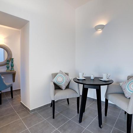 Remvi Suites Firostefani Room photo